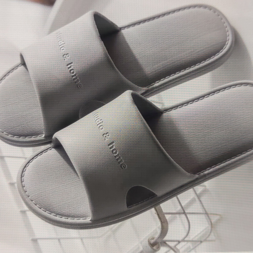 Slippers for Women and Men Quick Drying Slide Sandal (used) - Picture 2 of 4
